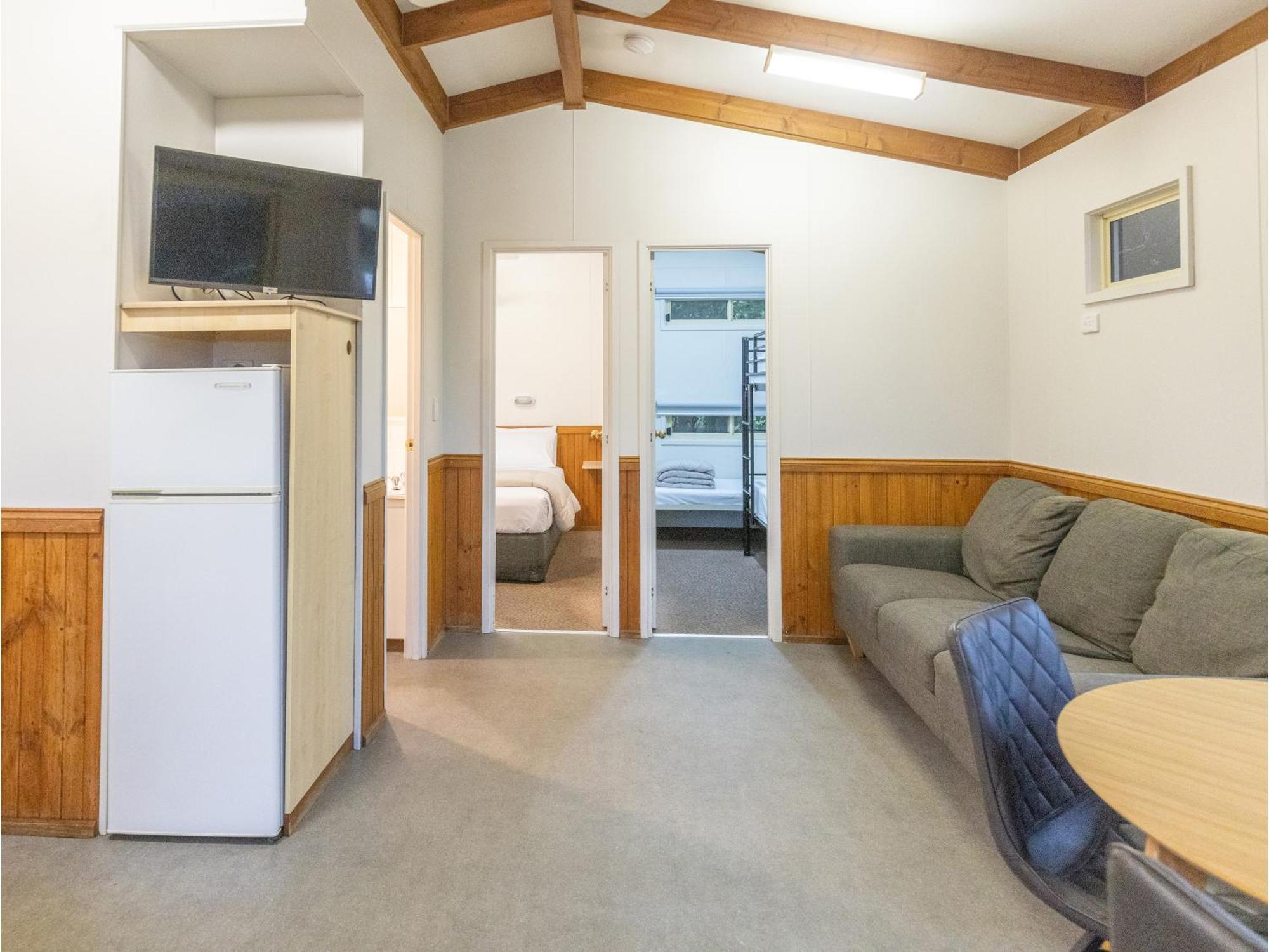 Nrma Warrnambool Riverside Holiday Park Room photo