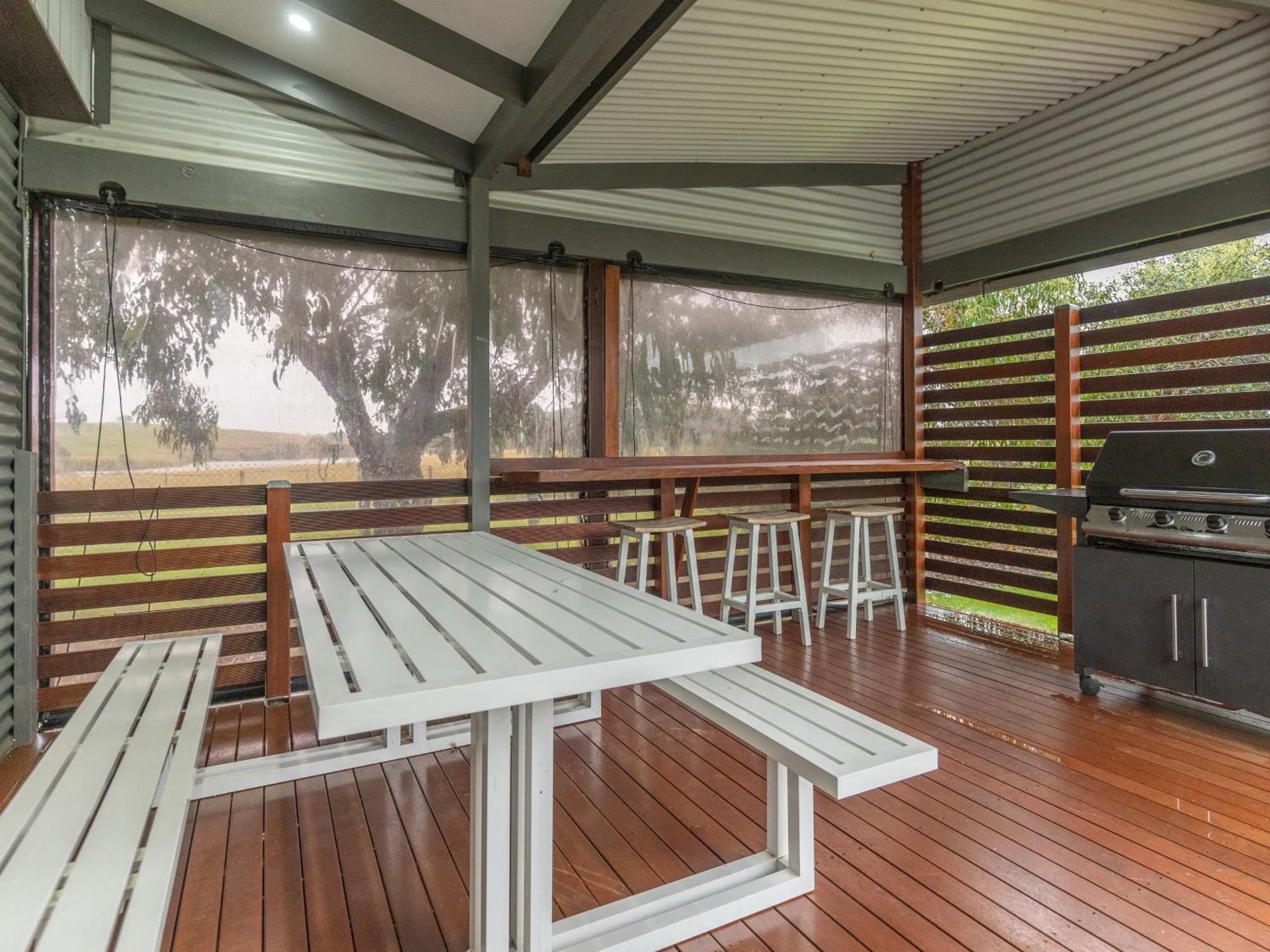 Nrma Warrnambool Riverside Holiday Park Room photo
