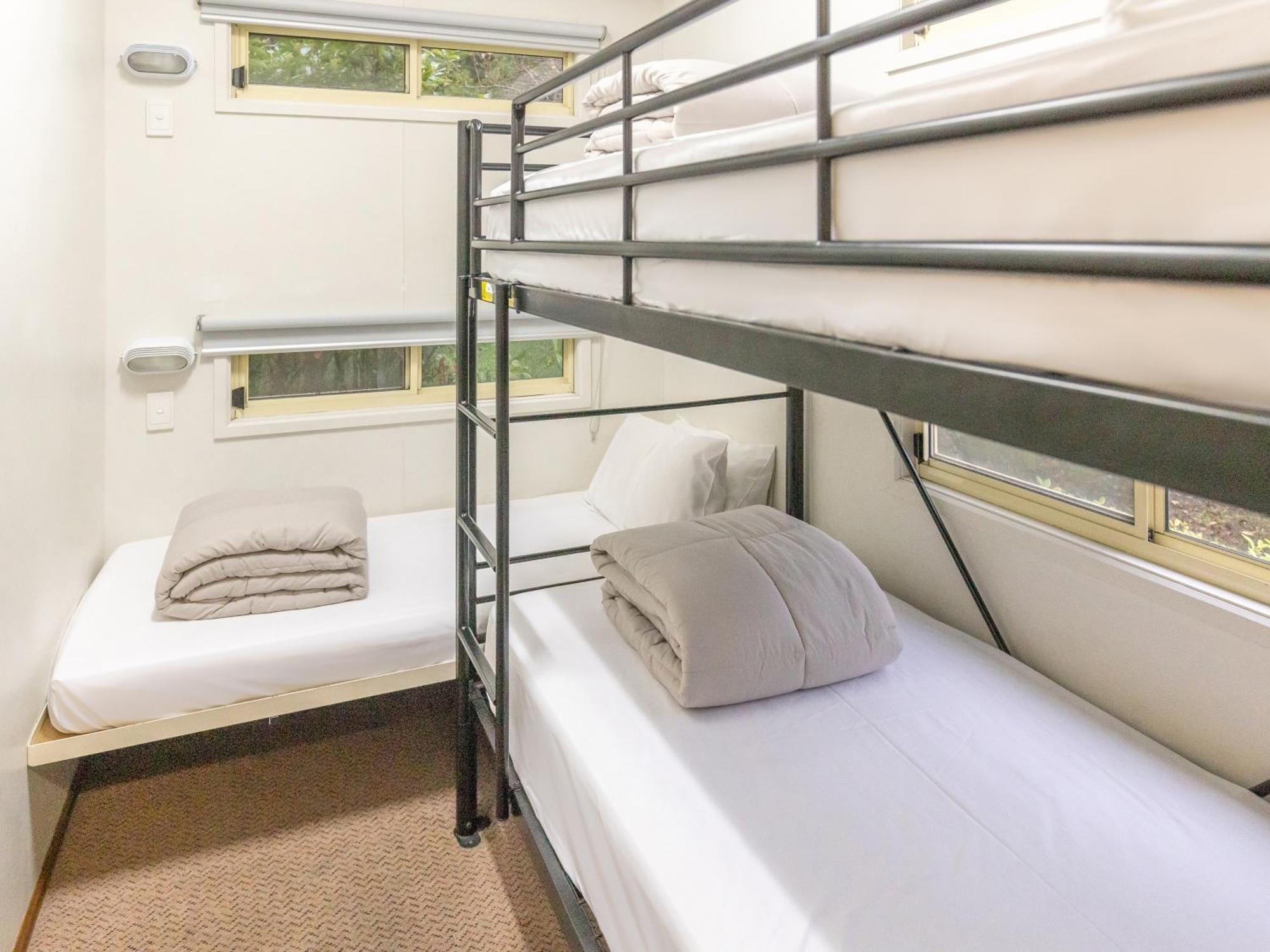 Nrma Warrnambool Riverside Holiday Park Room photo
