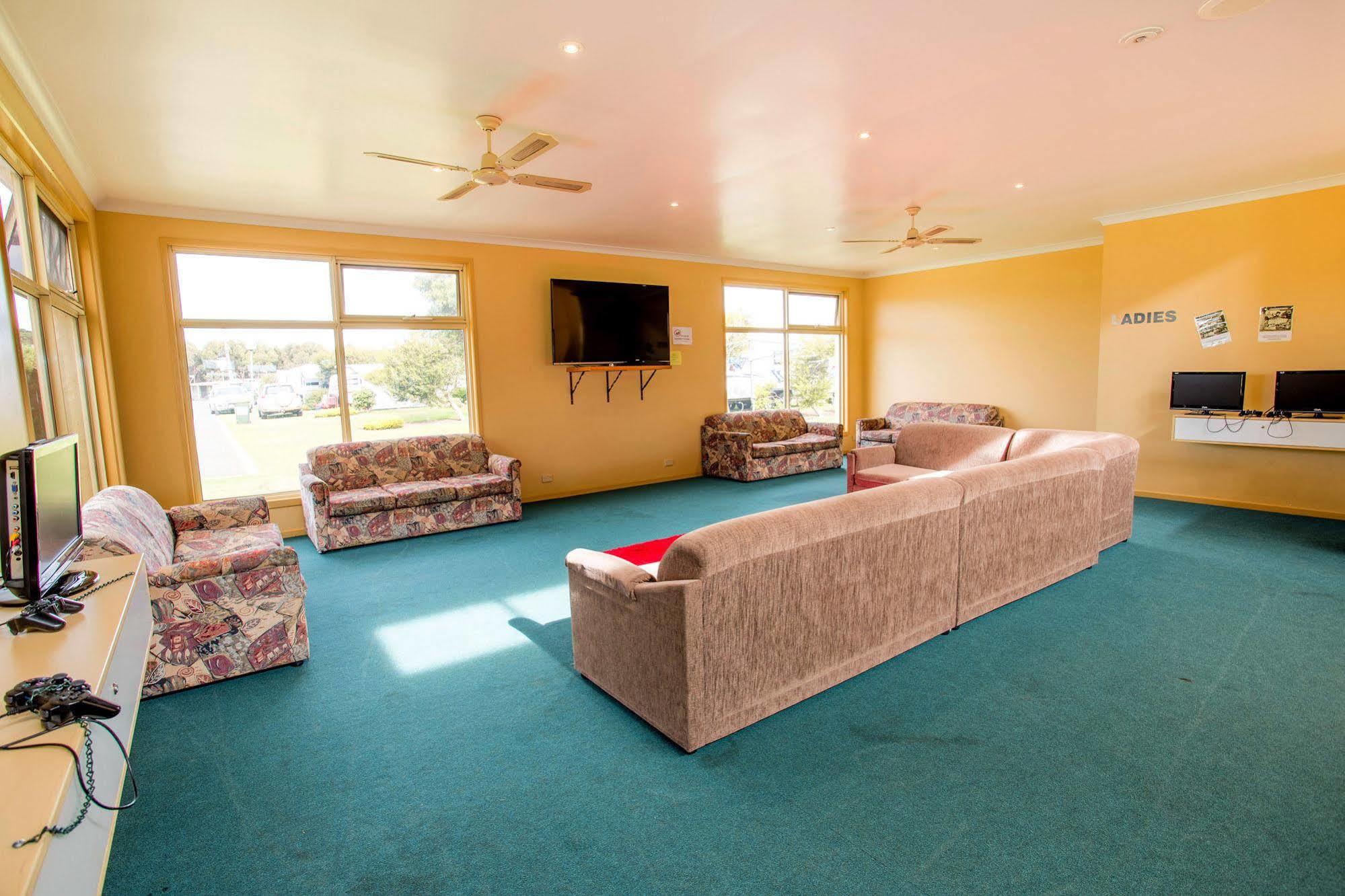 Nrma Warrnambool Riverside Holiday Park Exterior photo